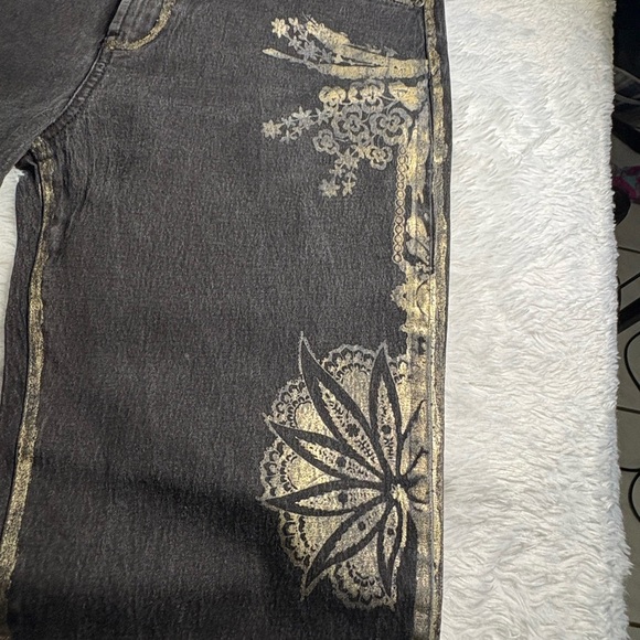 DG2 Diane Gilman Black Wash Gold Embellished High Rise Straight Leg
Jeans 14 - Picture 3 of 12